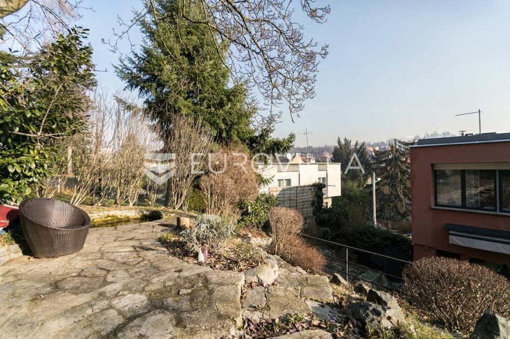Image 12