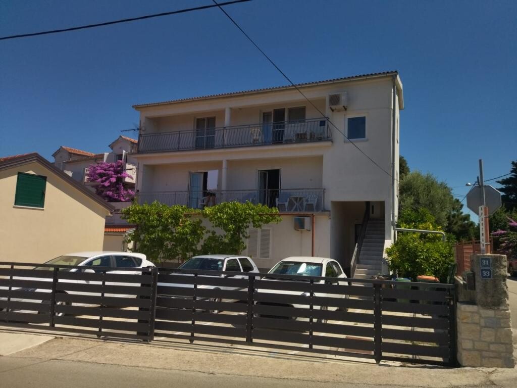 Image 3812822 - 1