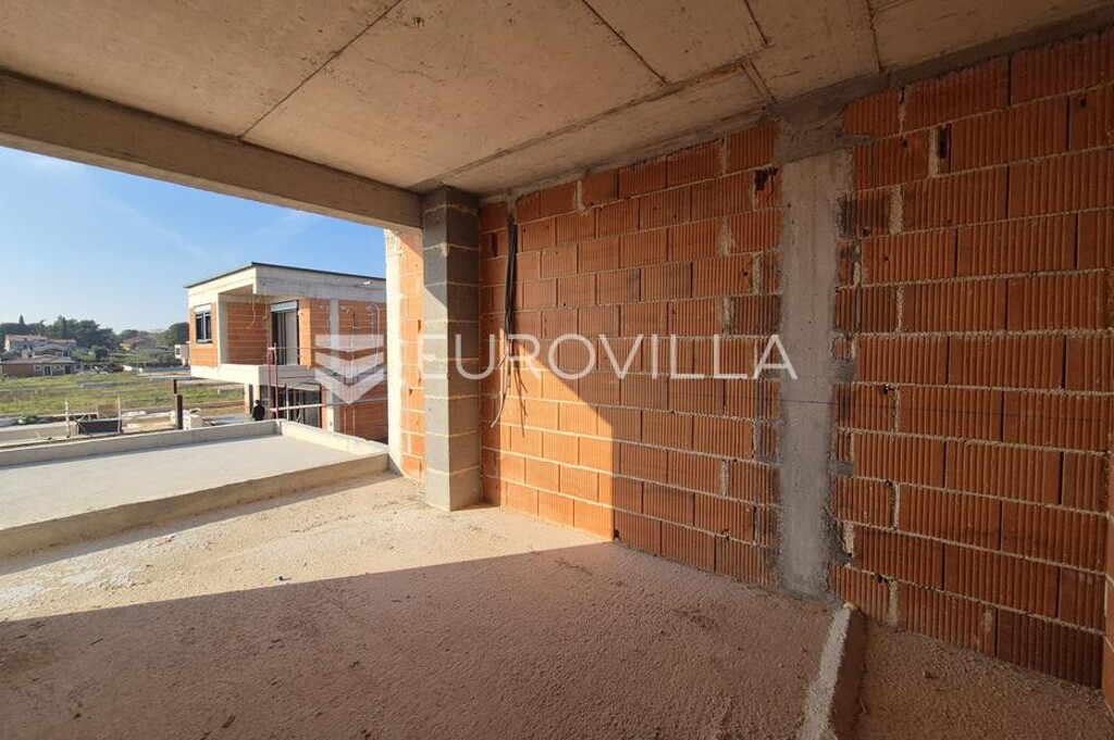 Image 6143513 - 6