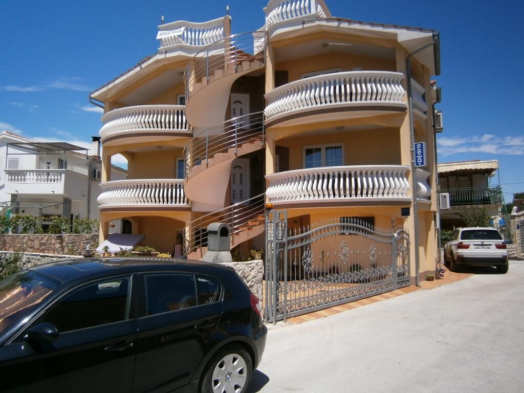 Image 3812409 - 1
