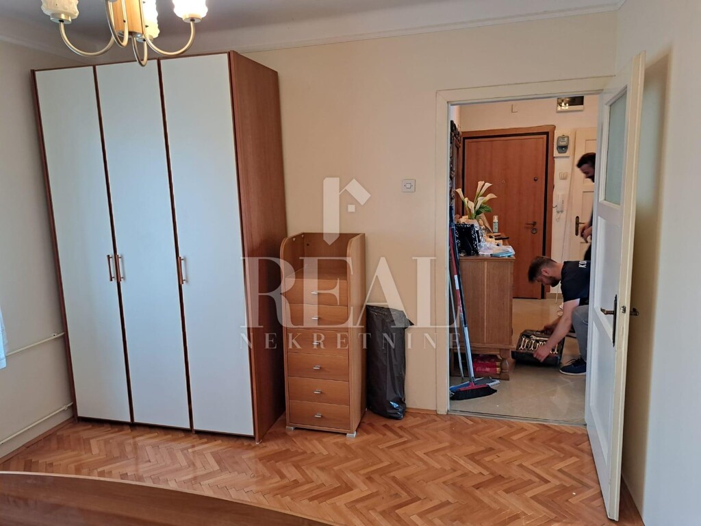 Image 12