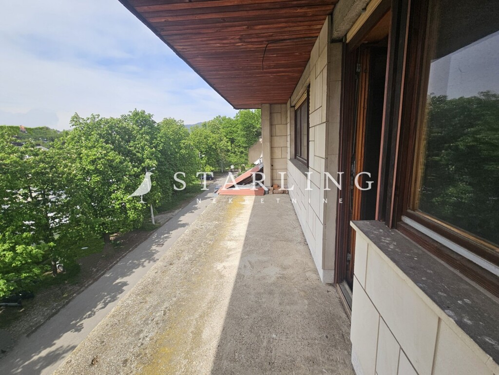 Image 12