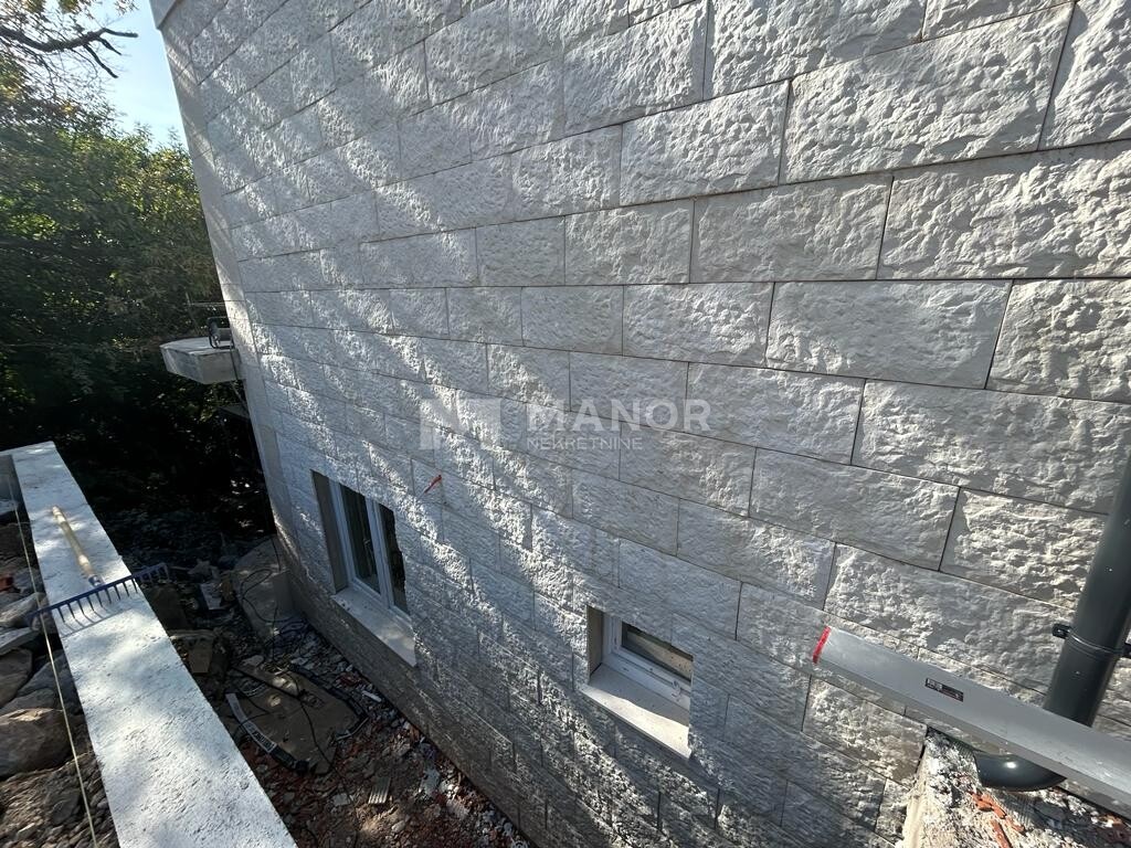 Image 10