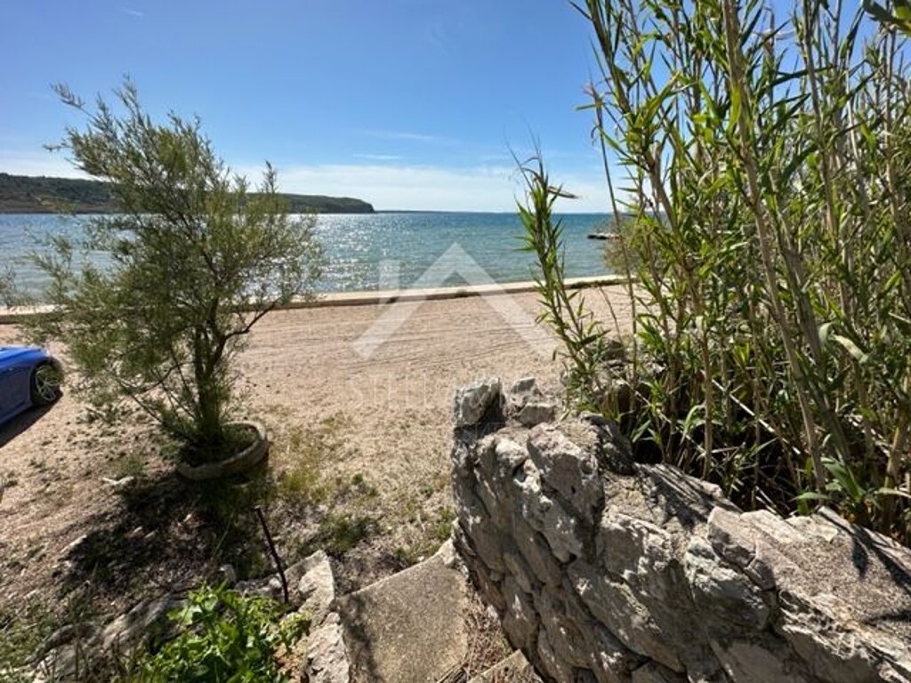 Image 5267529 - 12