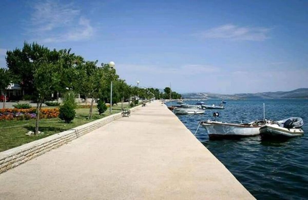 Image 3815185 - 6