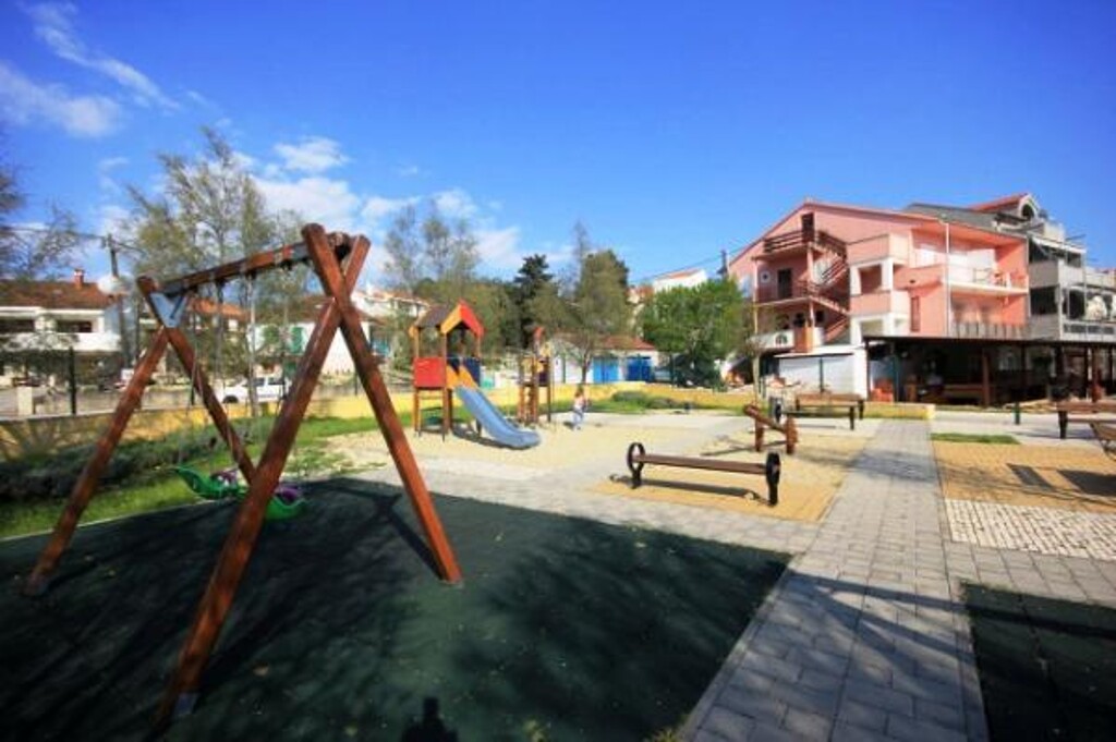 Image 3811593 - 9