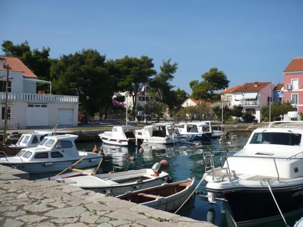 Image 3810815 - 8