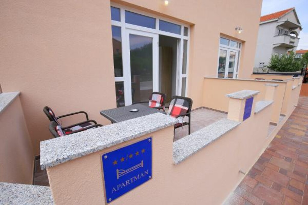Image 3813658 - 6