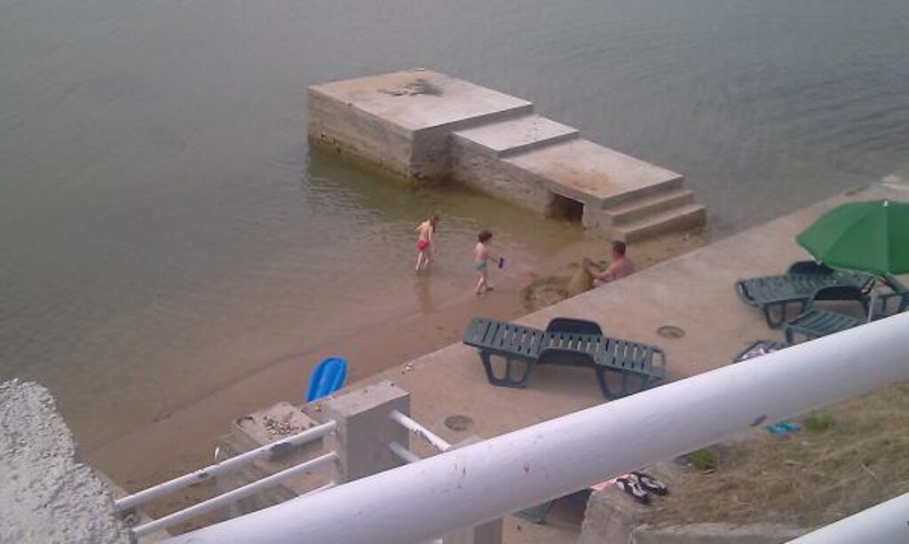 Image 3838612 - 5