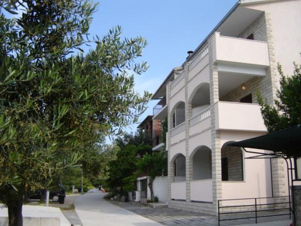 Image 3813135 - 6