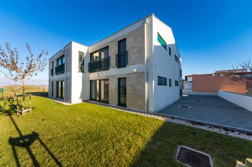 Image 3812088 - 4