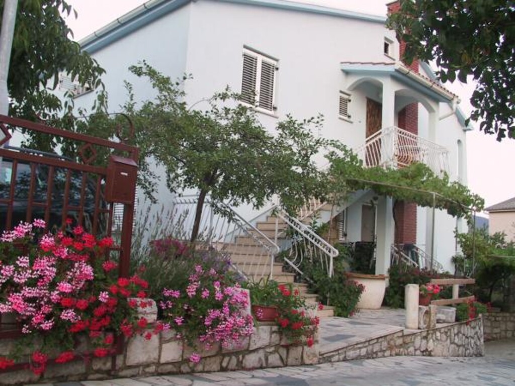 Image 3838458 - 11