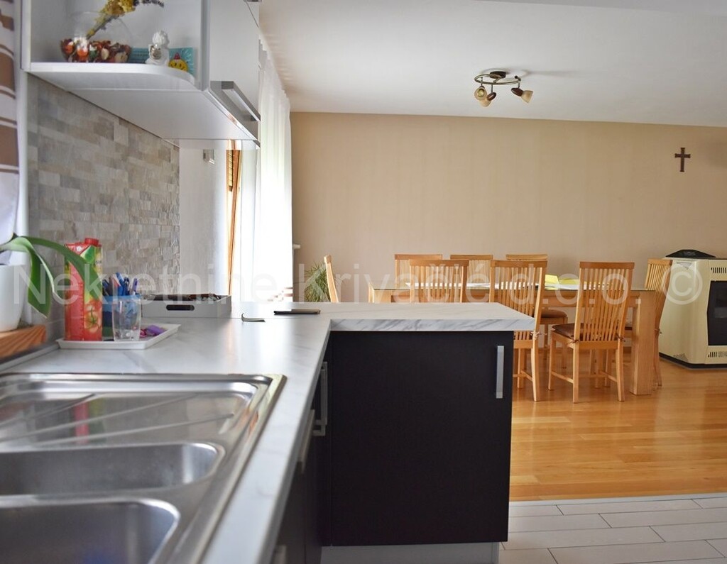 Image 4417636 - 7
