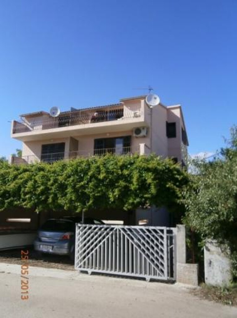 Image 3813420 - 1