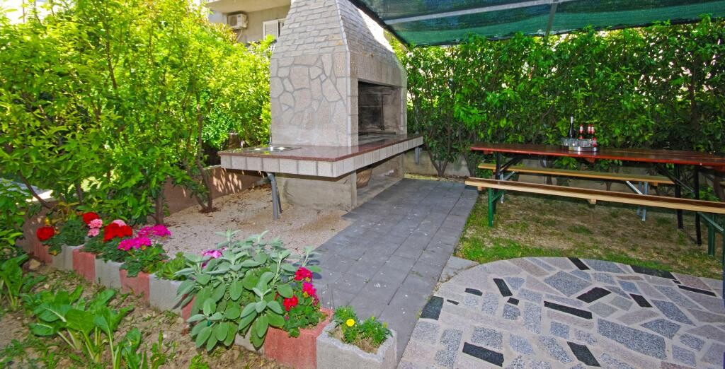 Image 3811332 - 9