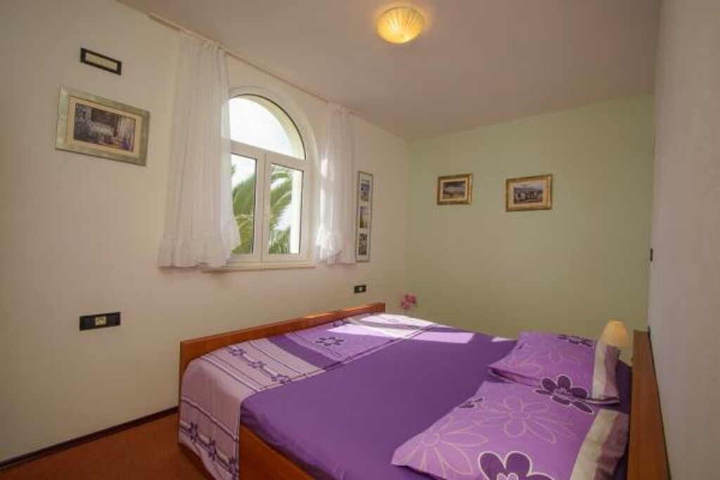 Image 3811935 - 9