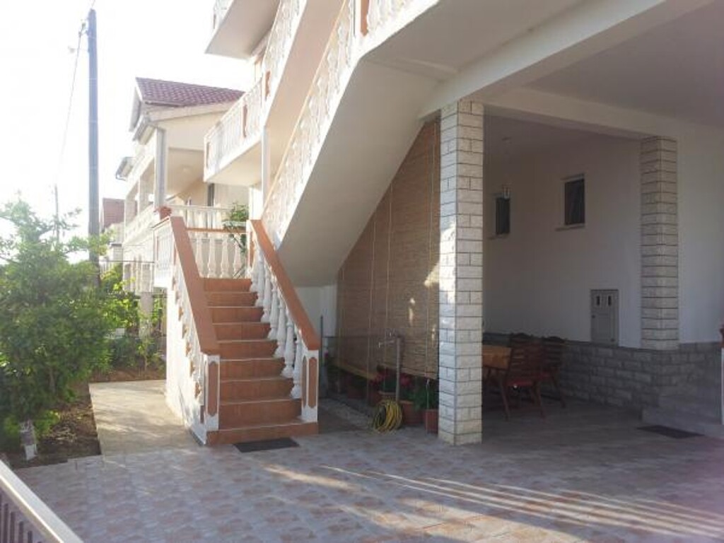 Image 3810827 - 9