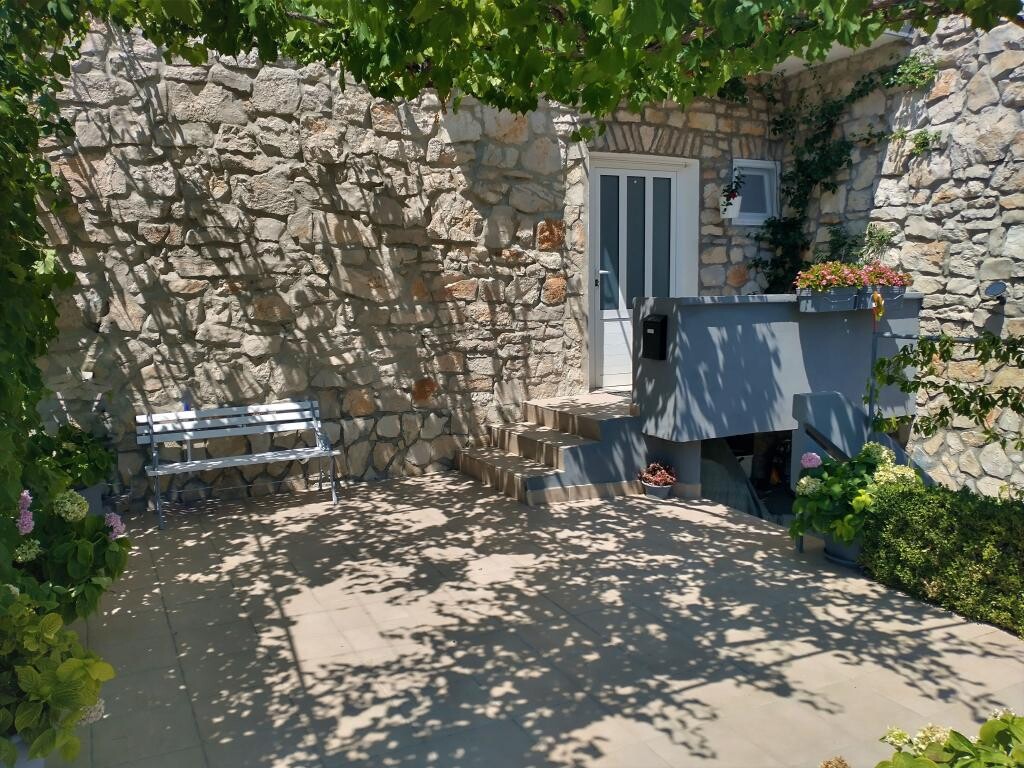 Image 3813733 - 3