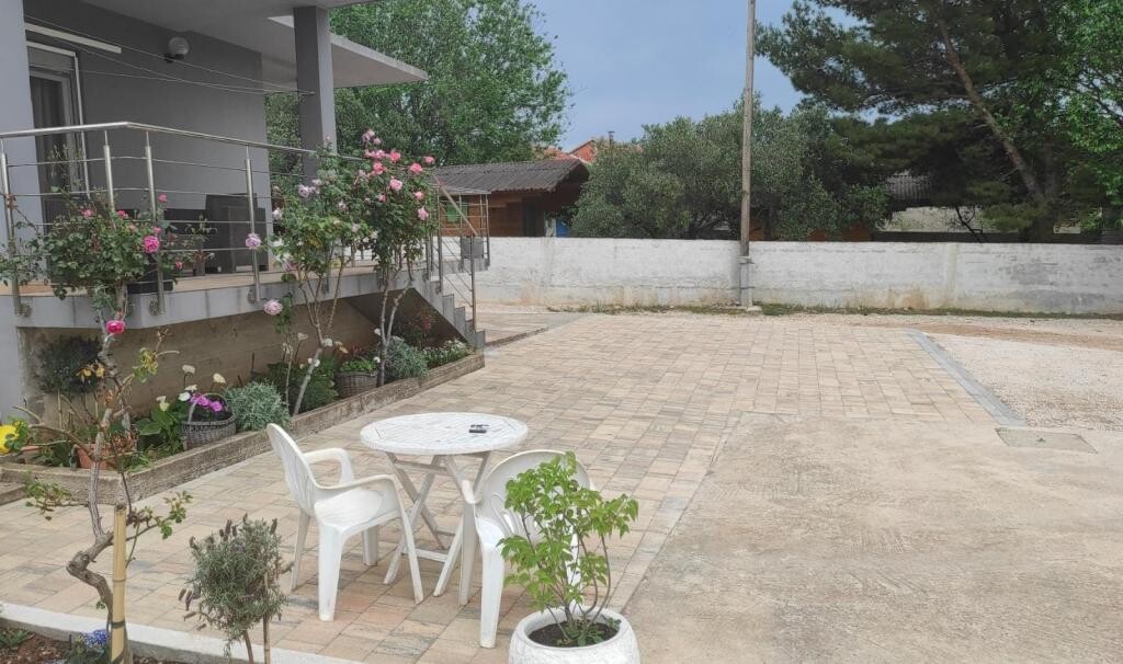 Image 3813827 - 3