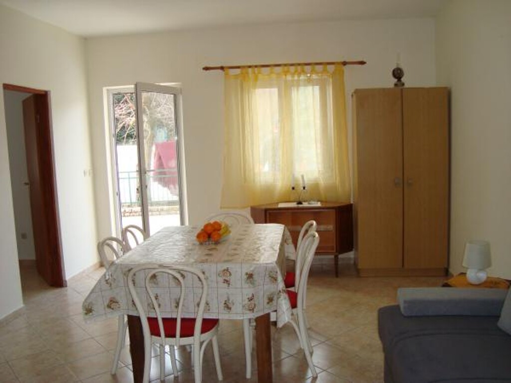 Image 3823634 - 9