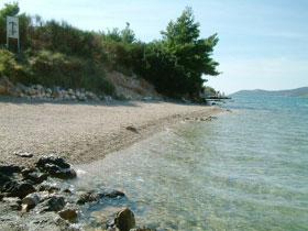 Image 3811912 - 4
