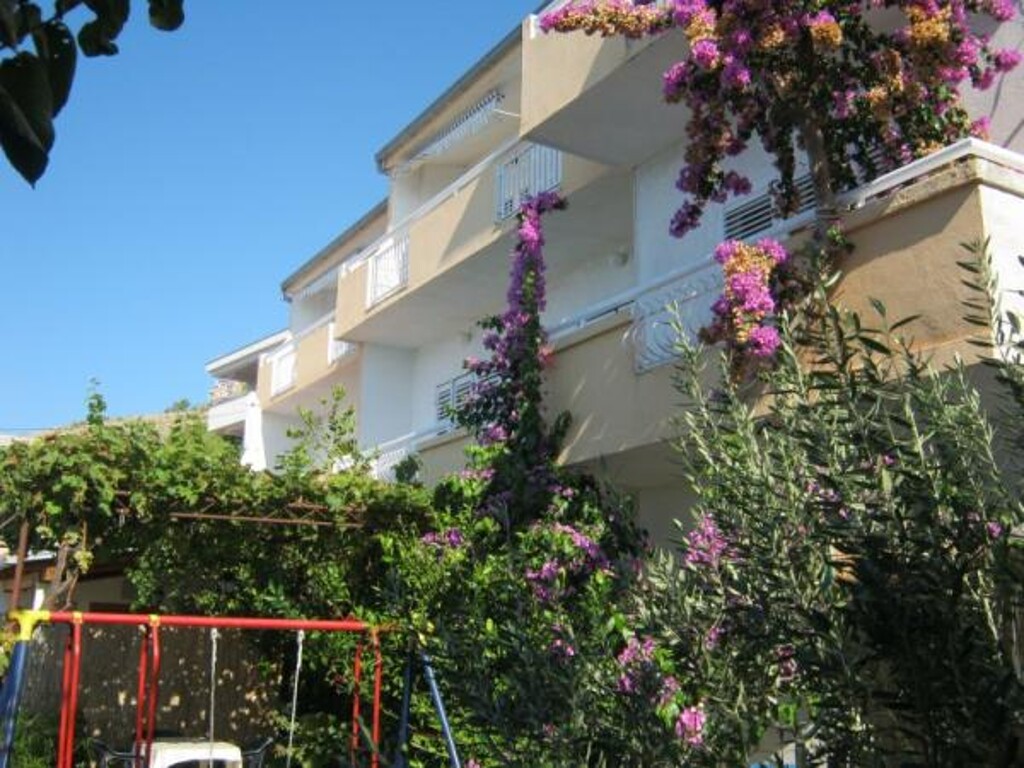 Image 3810912 - 1