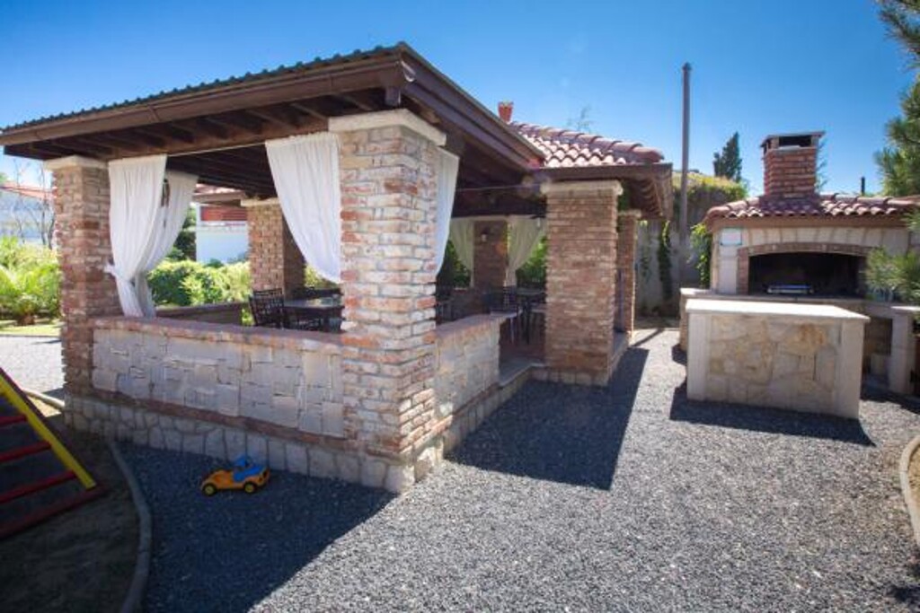 Image 3813762 - 7