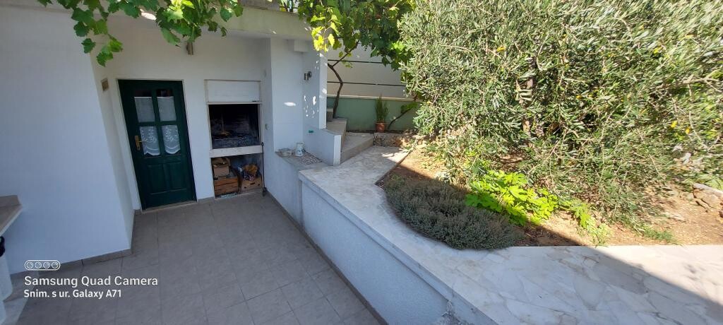 Image 3839327 - 19