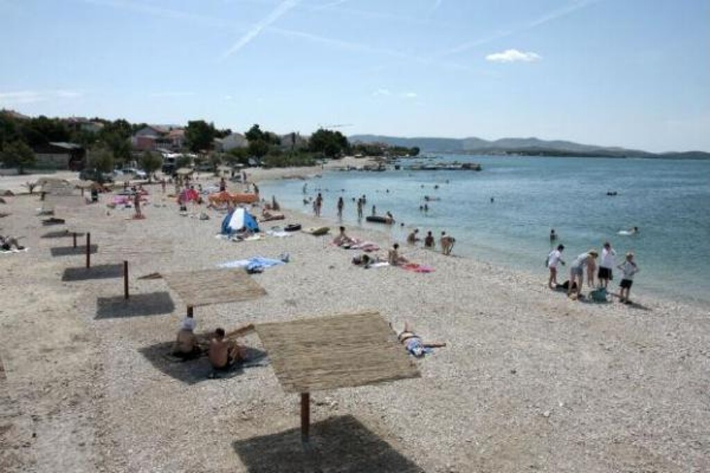 Image 3811722 - 8