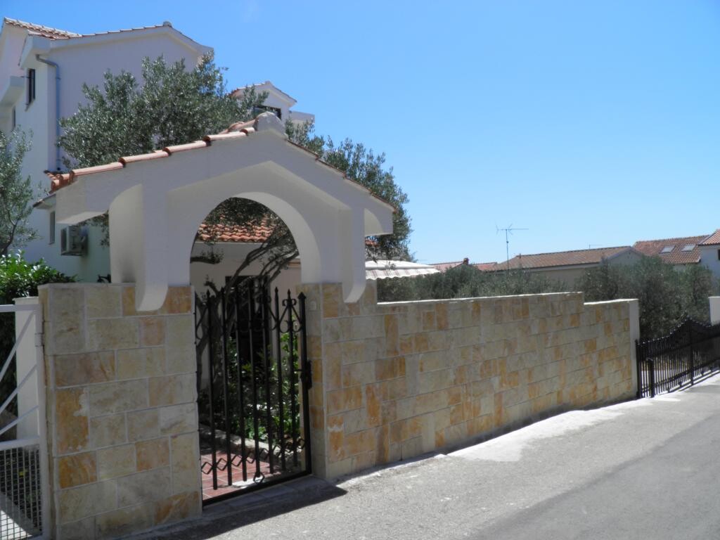 Image 3813694 - 32