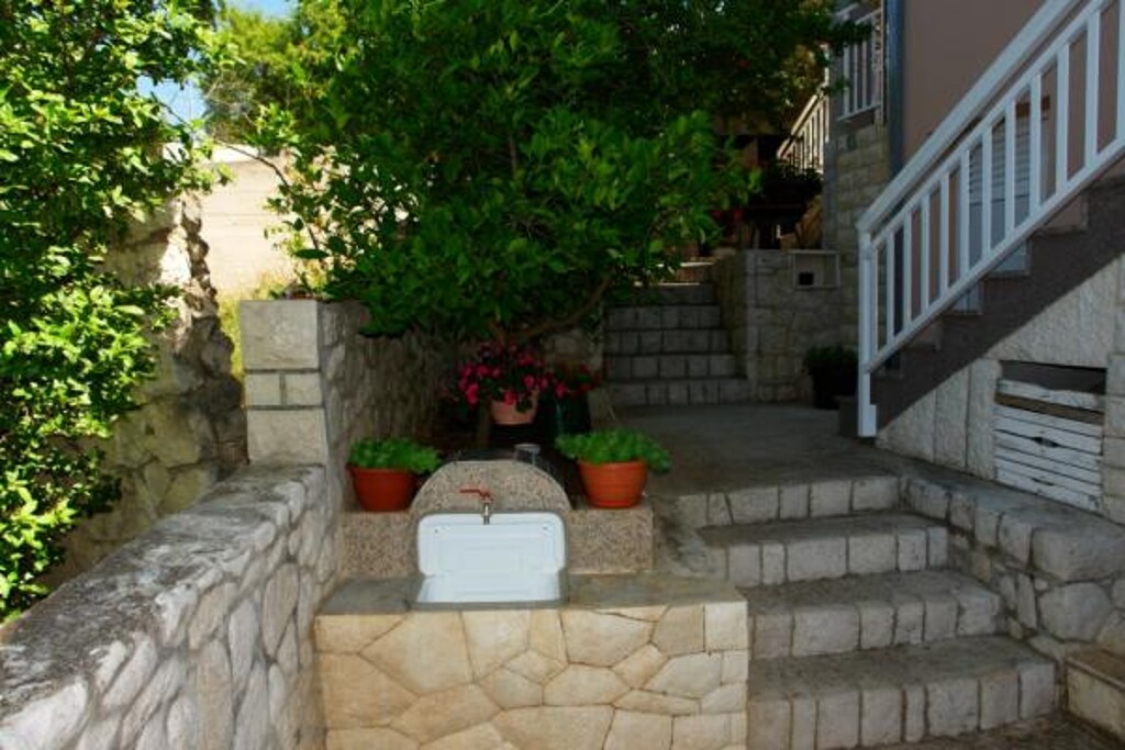 Image 3813256 - 4