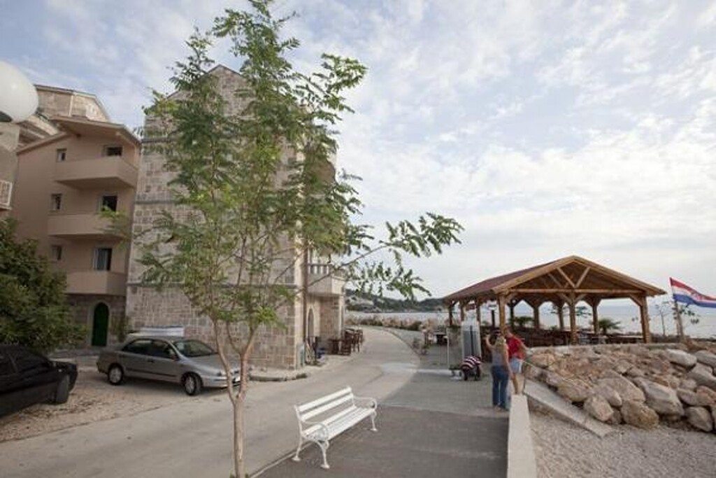 Image 3838491 - 7