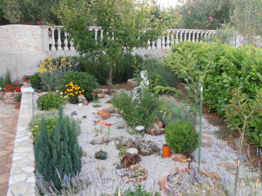 Image 3811373 - 6